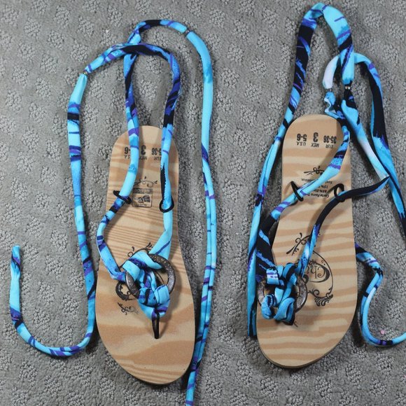 NWOT Chula Size 5 - 6 Lace up Tropical Multi-color Flip Flops - Picture 1 of 3